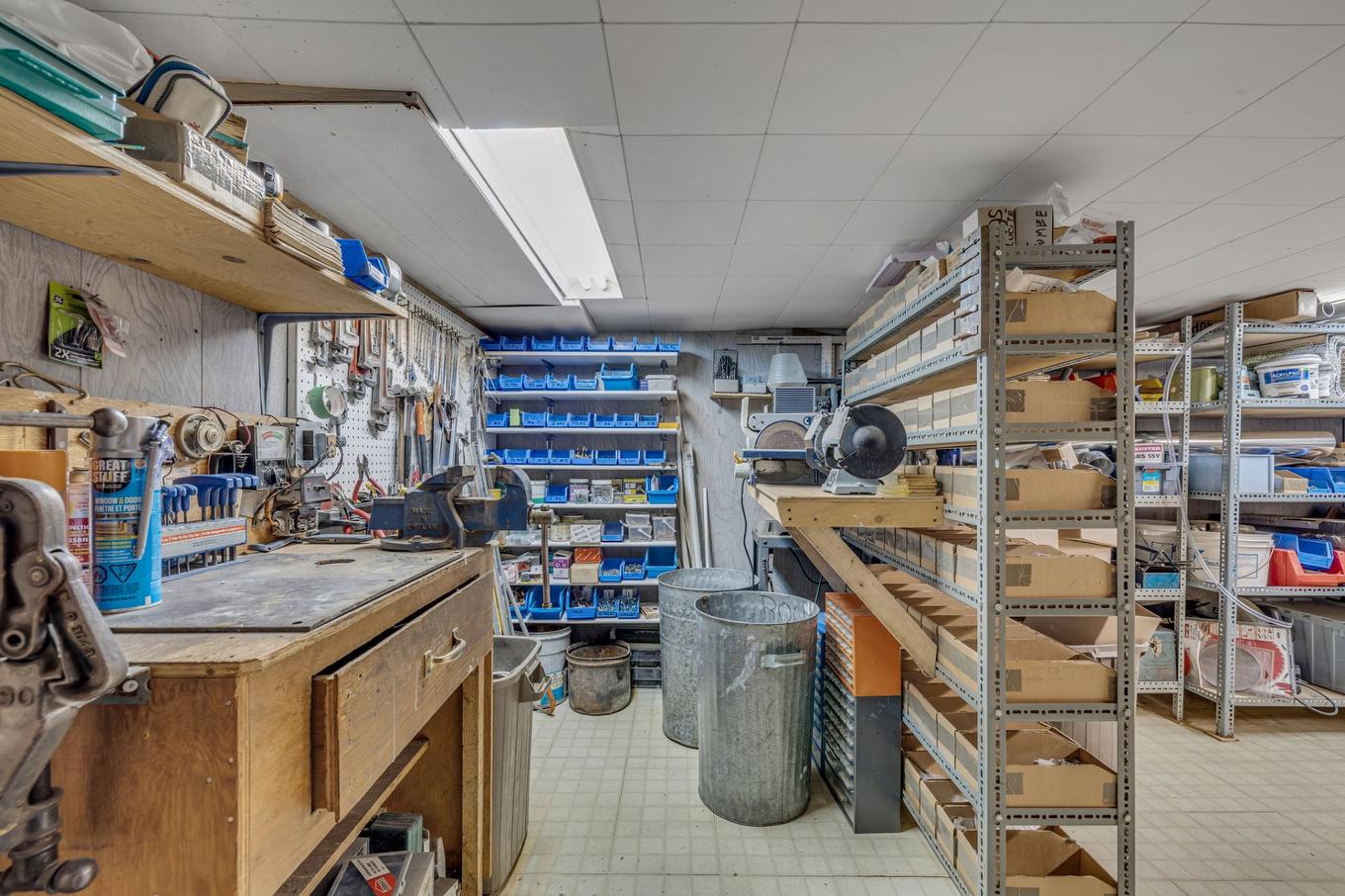 Atelier - 2398 Ch. St-Louis, Québec (Sainte-Foy/Sillery/Cap-Rouge), QC - Indoor