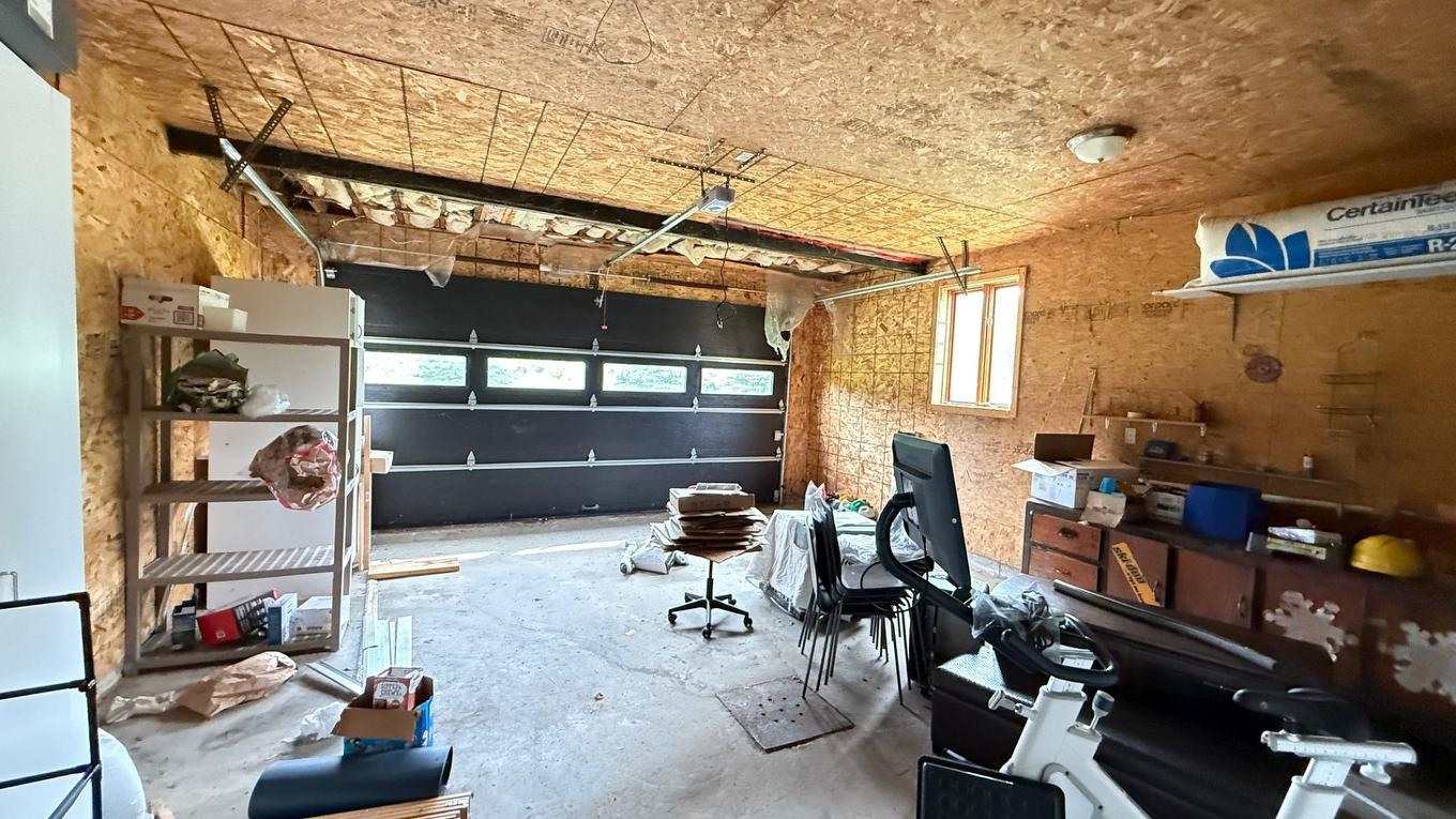 Garage - 117 Rg Ste-Julie O., Saint-André-Avellin, QC - Indoor Photo Showing Garage