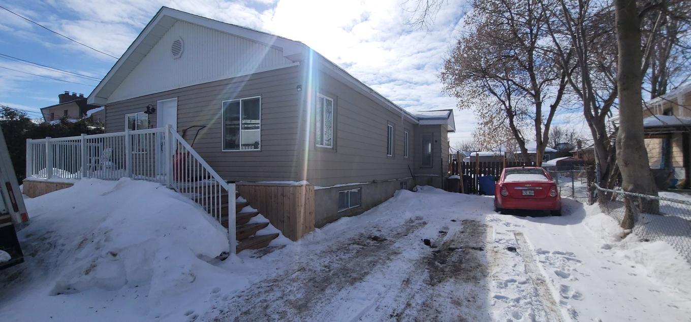 Frontage - 114 38E Avenue, Sainte-Marthe-Sur-Le-Lac, QC - Outdoor