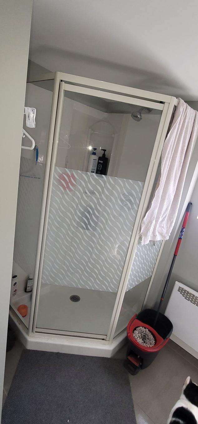 Bathroom - 114 38E Avenue, Sainte-Marthe-Sur-Le-Lac, QC - Indoor Photo Showing Other Room