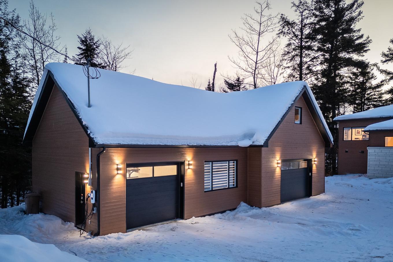 Garage - 220 Rue De L'Archipel, Saint-Denis-De-Brompton, QC - Outdoor
