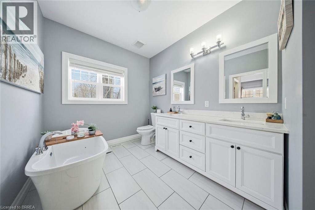 1201 Middleton-North Walsingham Townline, Delhi, ON - Indoor Photo Showing Bathroom