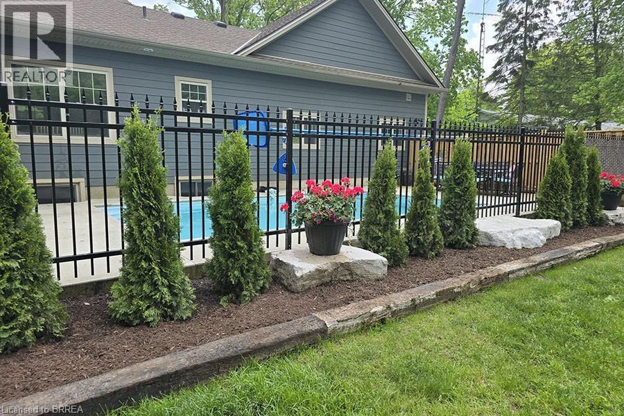 1201 Middleton-North Walsingham Townline, Delhi, ON - Outdoor