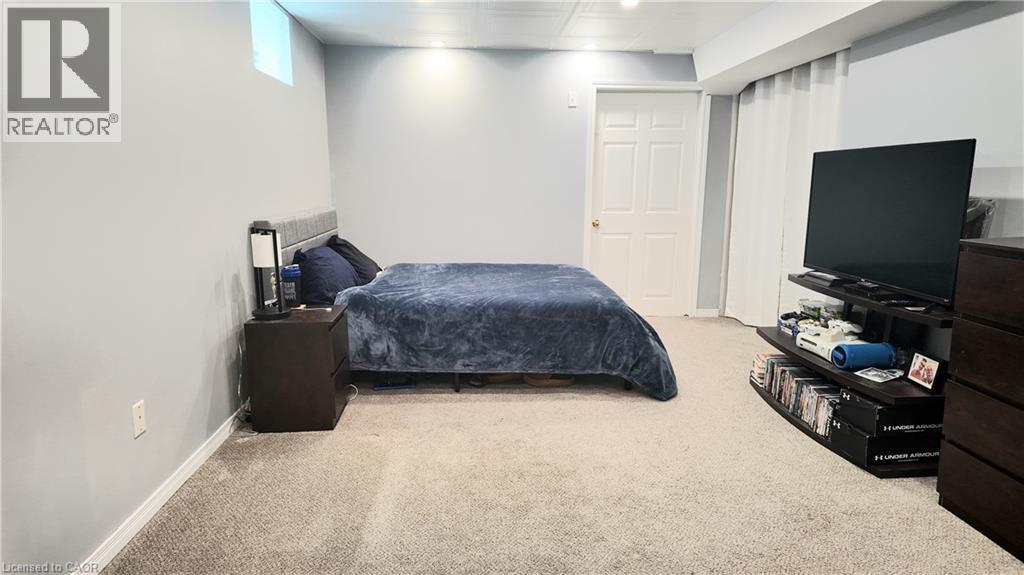 16 Ridgeway Crescent, Kitchener, ON - Indoor Photo Showing Bedroom