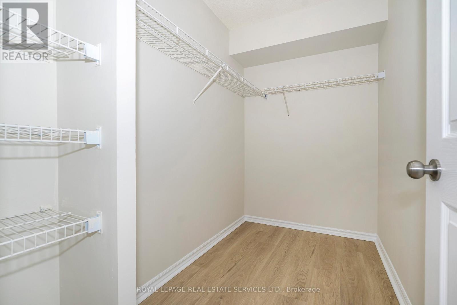 1201E - 325 Webb Drive, Mississauga, ON - Indoor With Storage