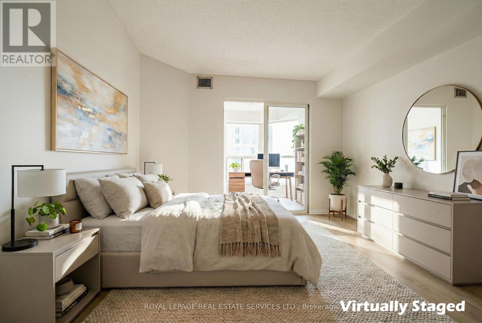 1201E - 325 Webb Drive, Mississauga, ON - Indoor Photo Showing Bedroom