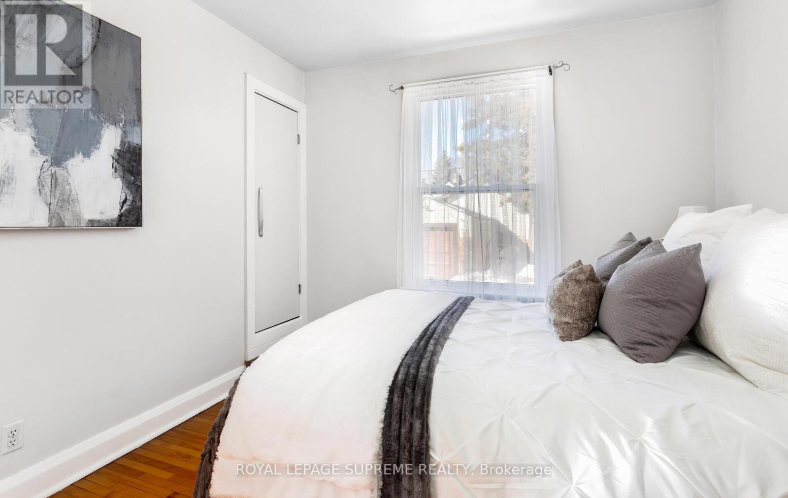 14 East Drive, Toronto, ON - Indoor Photo Showing Bedroom