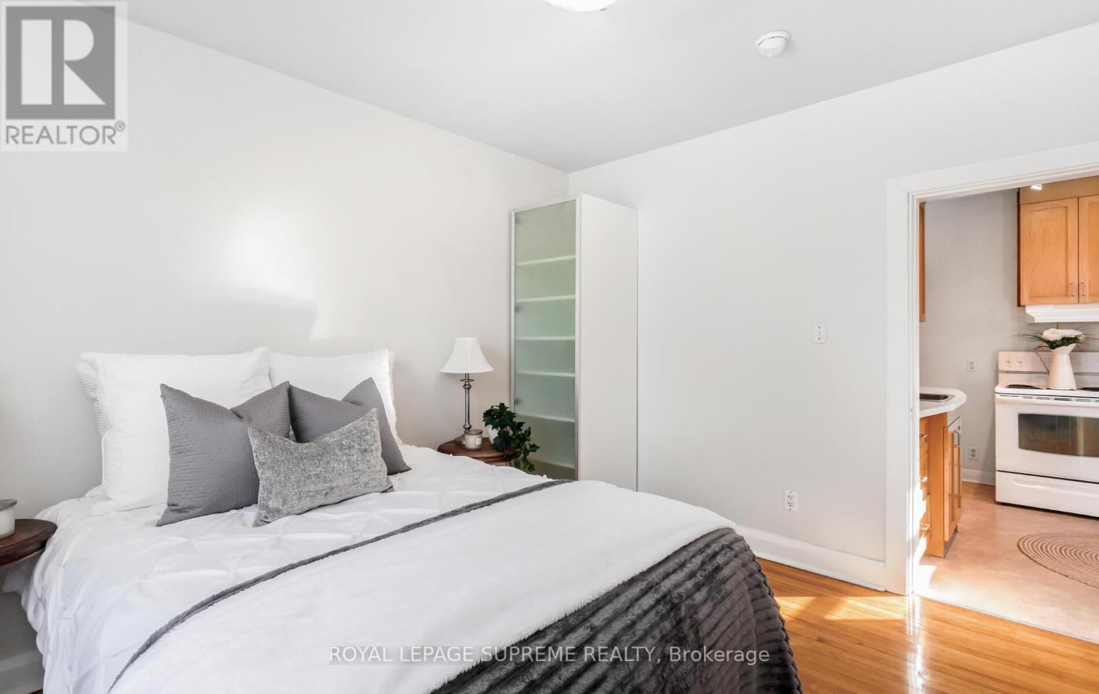 14 East Drive, Toronto, ON - Indoor Photo Showing Bedroom