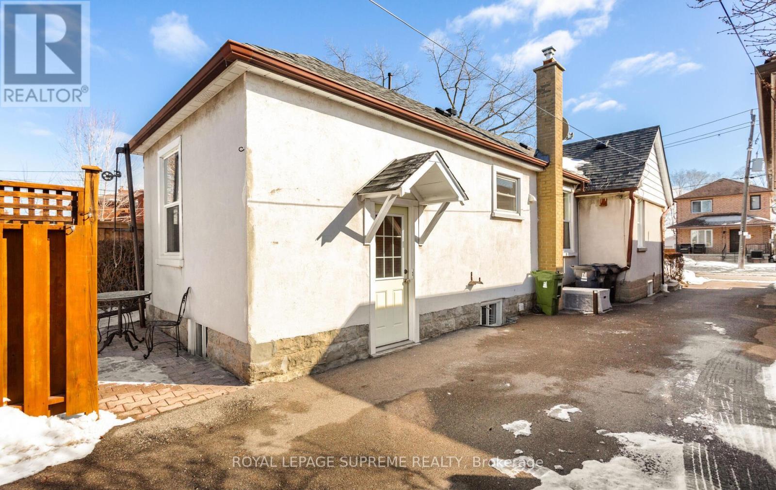 14 East Drive, Toronto, ON - Outdoor