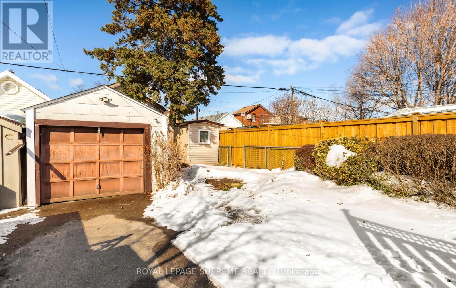 14 East Drive, Toronto, ON - Outdoor