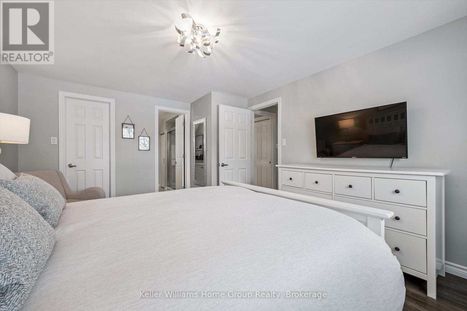 126 Municipal Street, Guelph (Dovercliffe Park/Old University), ON - Indoor Photo Showing Bedroom