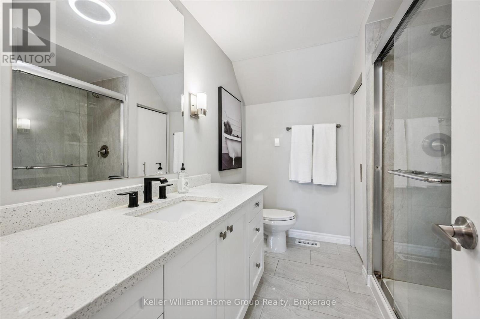 126 Municipal Street, Guelph (Dovercliffe Park/Old University), ON - Indoor Photo Showing Bathroom