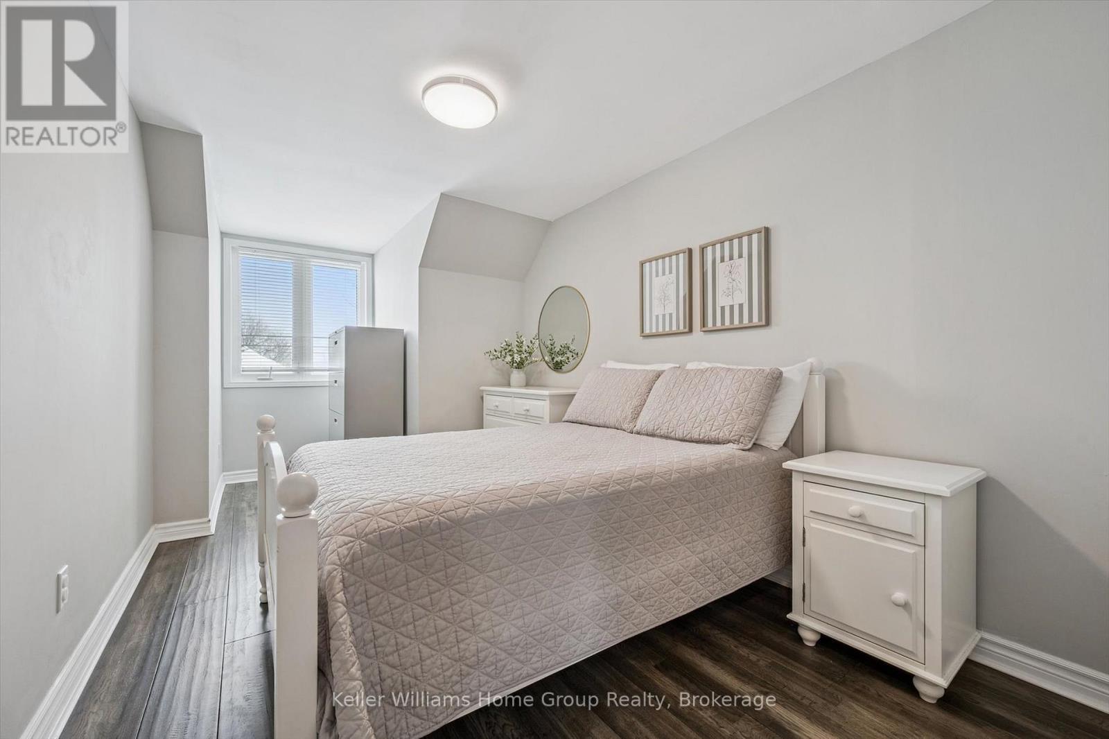 126 Municipal Street, Guelph (Dovercliffe Park/Old University), ON - Indoor Photo Showing Bedroom