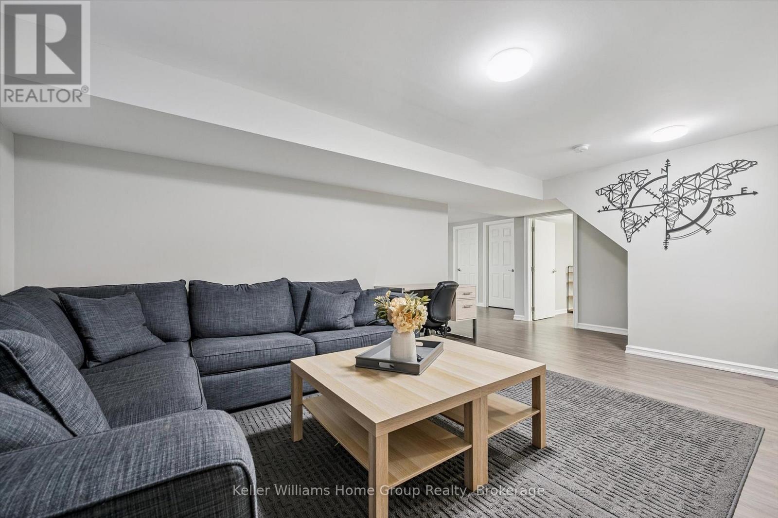 126 Municipal Street, Guelph (Dovercliffe Park/Old University), ON - Indoor Photo Showing Living Room