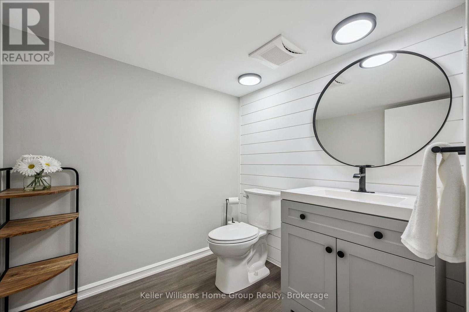 126 Municipal Street, Guelph (Dovercliffe Park/Old University), ON - Indoor Photo Showing Bathroom