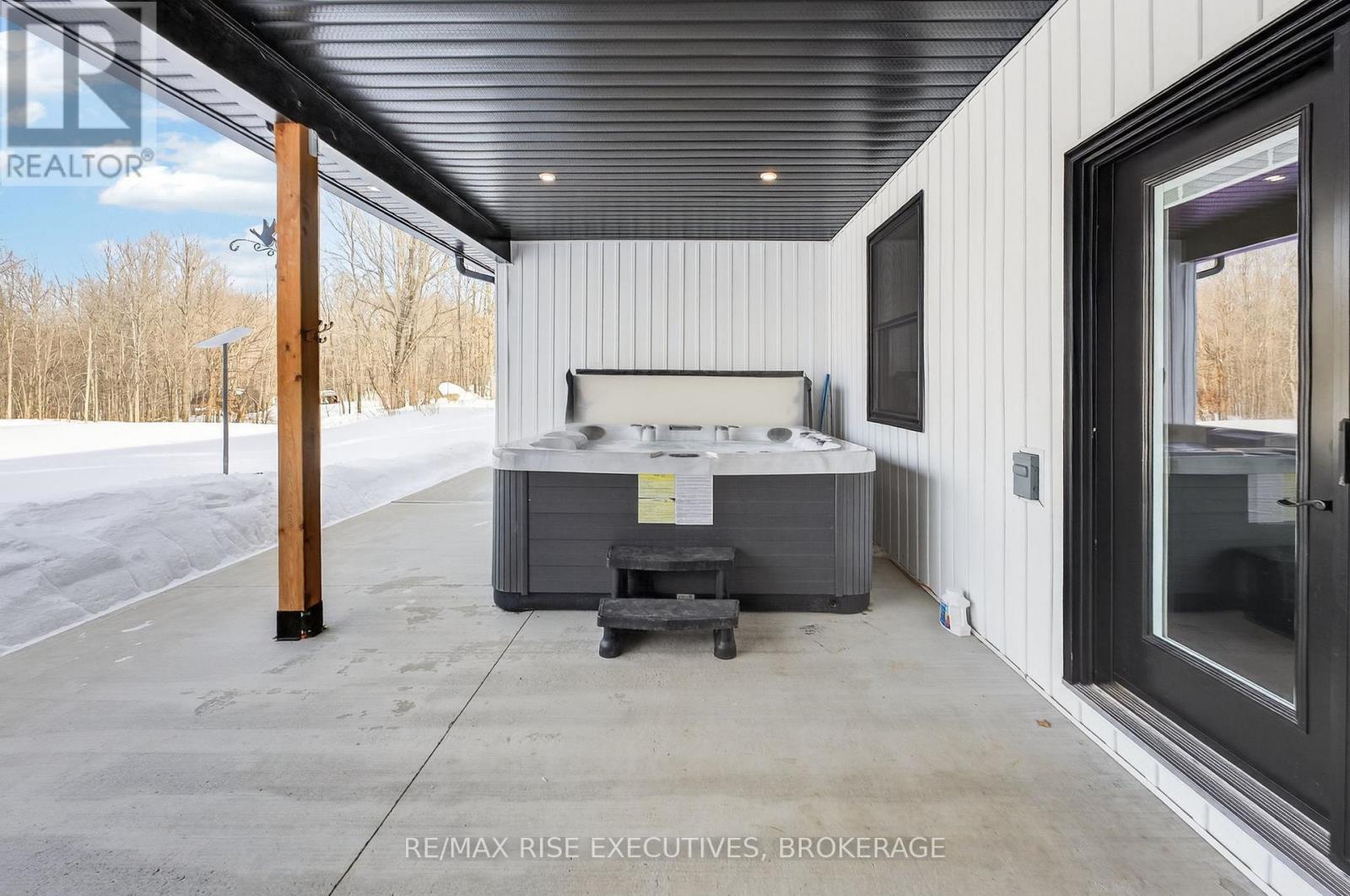 1580B Wagerville Road, Frontenac (Frontenac Centre), ON - Outdoor With Exterior