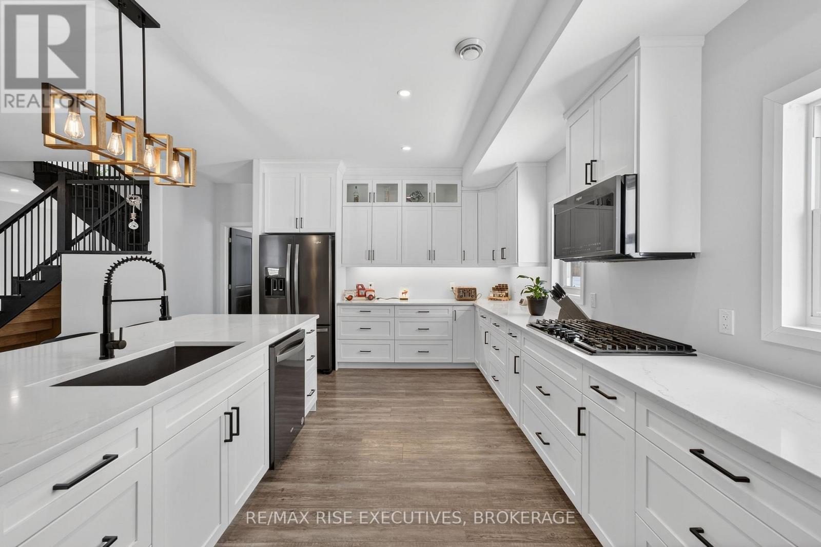 1580B Wagerville Road, Frontenac (Frontenac Centre), ON - Indoor Photo Showing Kitchen With Upgraded Kitchen