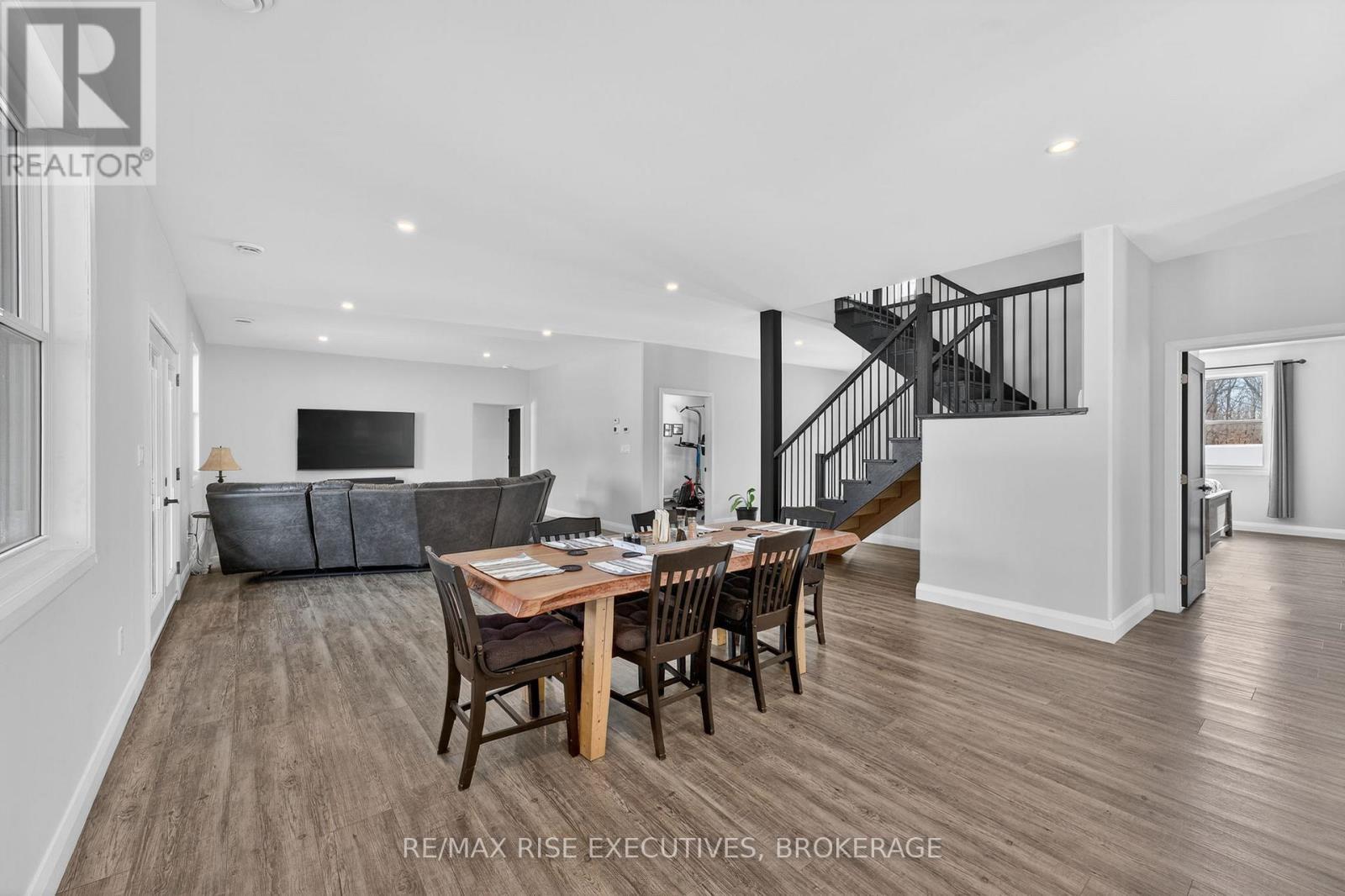 1580B Wagerville Road, Frontenac (Frontenac Centre), ON - Indoor Photo Showing Other Room