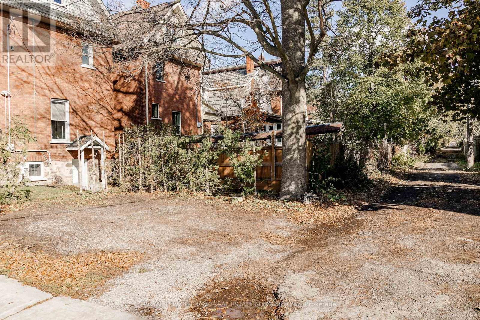 497 Gilmour Street, Peterborough (Town Ward 3), ON - Outdoor