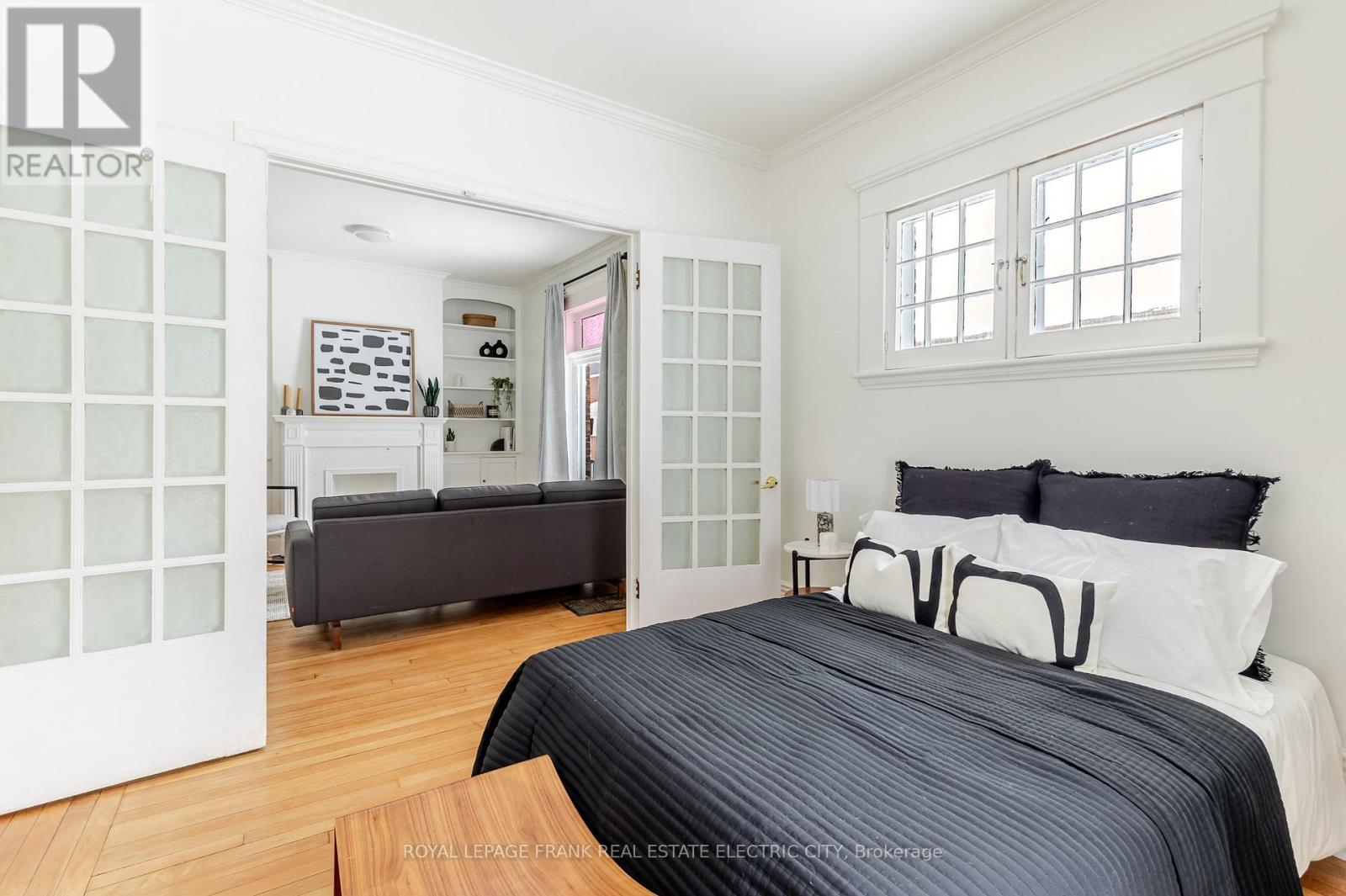 497 Gilmour Street, Peterborough (Town Ward 3), ON - Indoor Photo Showing Bedroom