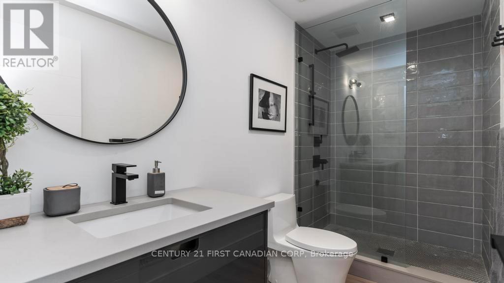 3819 Deer Trail, London South (South V), ON - Indoor Photo Showing Bathroom