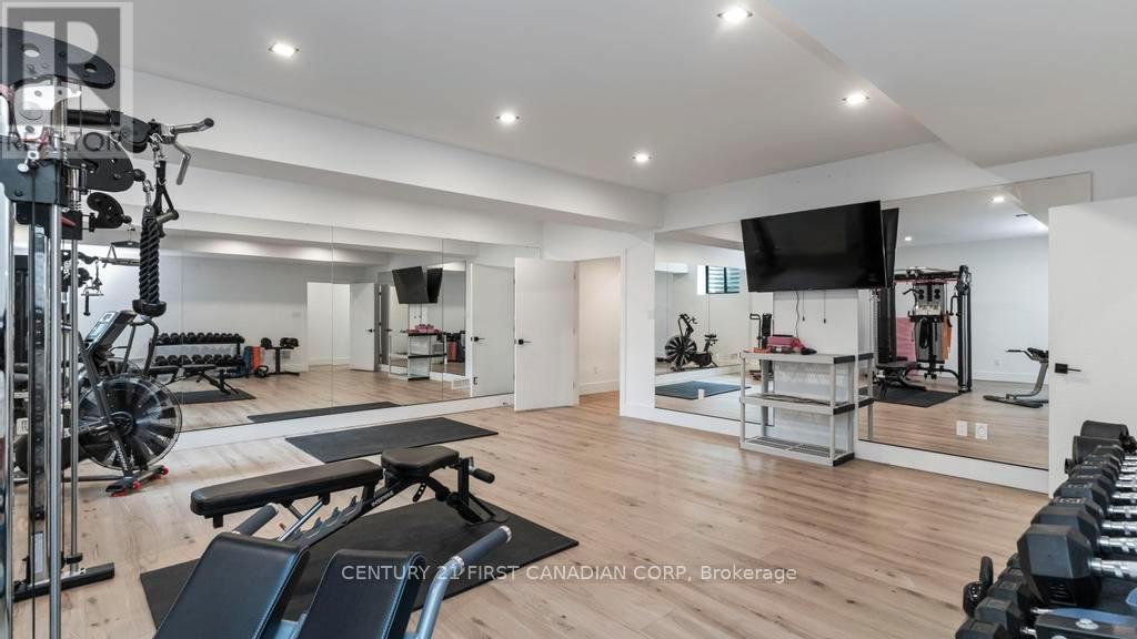 3819 Deer Trail, London South (South V), ON - Indoor Photo Showing Gym Room