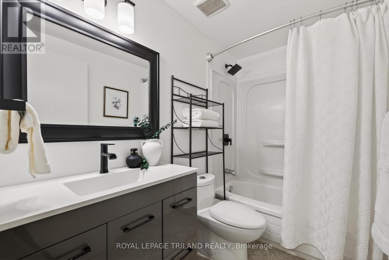 29 - 470 Second Street, London East (East H), ON - Indoor Photo Showing Bathroom