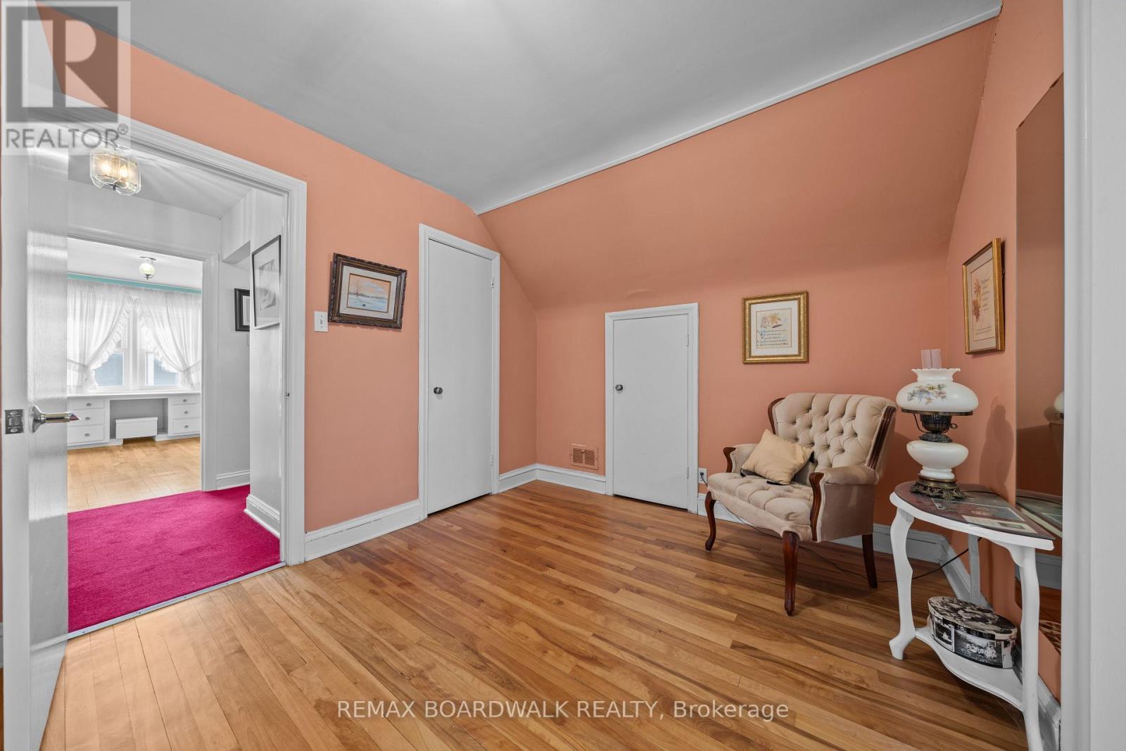 2nd Level Bonus Room/Sitting Area - 961 Kingsmere Avenue, Ottawa, ON - Indoor Photo Showing Other Room
