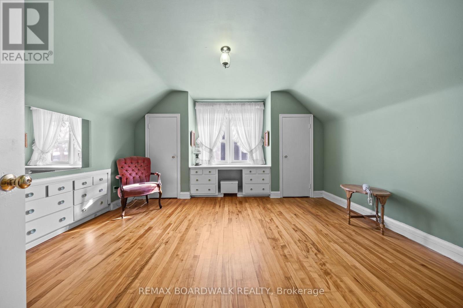 2nd Level Bedroom - 961 Kingsmere Avenue, Ottawa, ON - Indoor