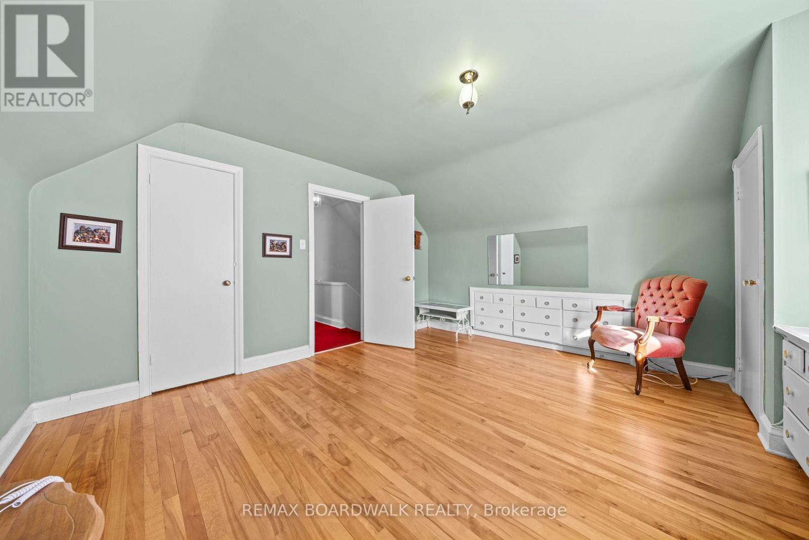 2nd Level Bedroom - 961 Kingsmere Avenue, Ottawa, ON - Indoor Photo Showing Other Room