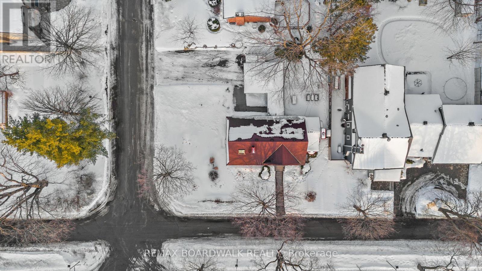 100 X 90 Corner Lot - 961 Kingsmere Avenue, Ottawa, ON - Outdoor With View