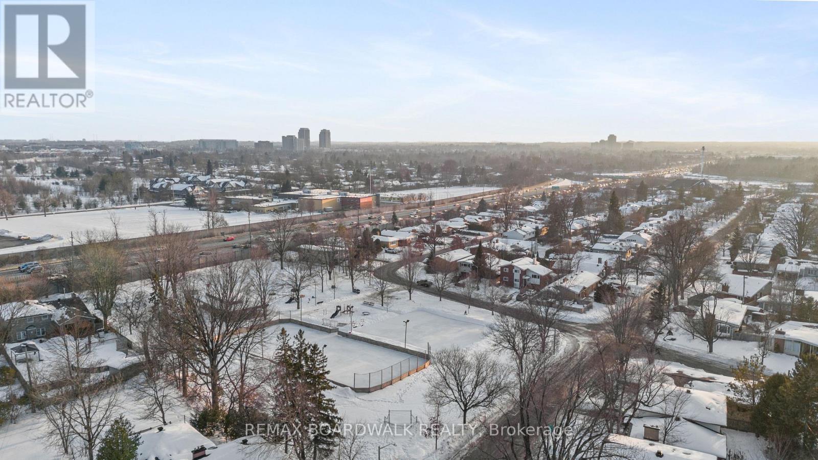 Kingsmere Park ODR/Park - 961 Kingsmere Avenue, Ottawa, ON - Outdoor With View