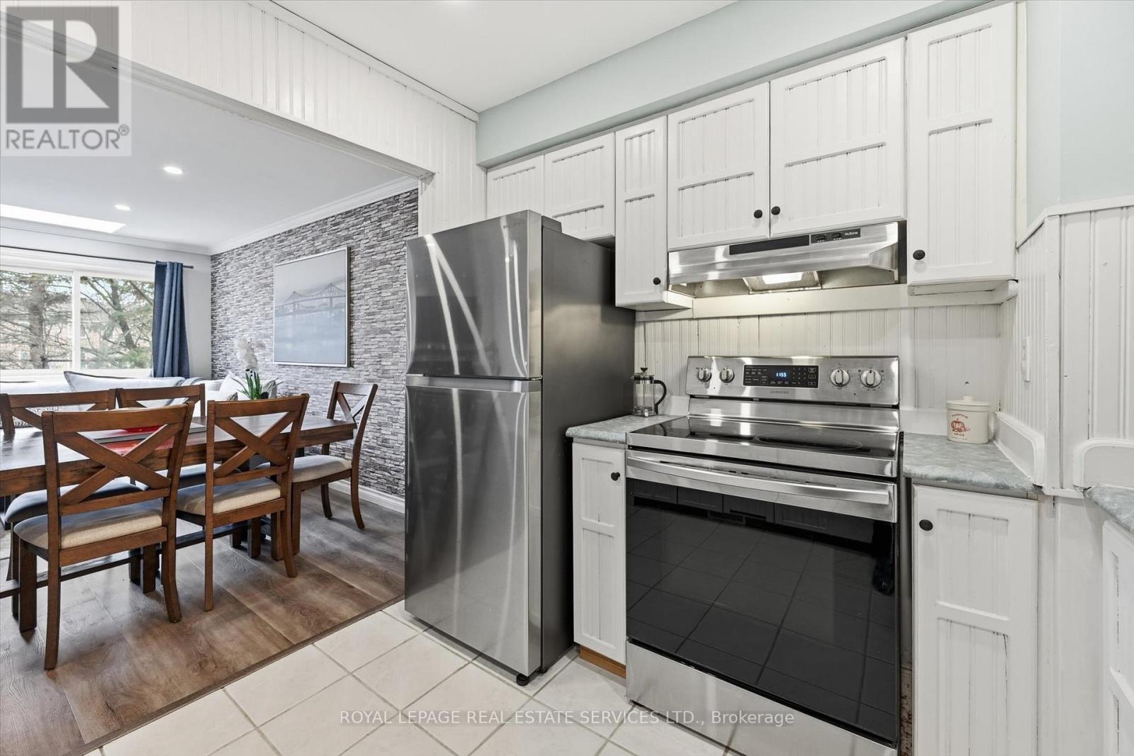 Spacious Kitchen Equipped with S/S Appliances - 51 - 26 Moss Boulevard, Hamilton, ON - Indoor Photo Showing Other Room
