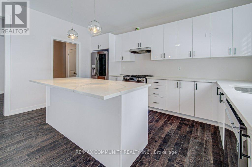 55 Tulip Crescent, Norfolk, ON - Indoor Photo Showing Kitchen With Upgraded Kitchen