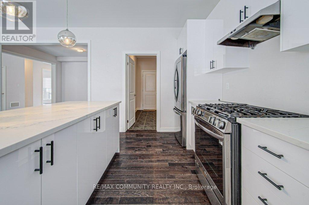 55 Tulip Crescent, Norfolk, ON - Indoor Photo Showing Kitchen With Upgraded Kitchen