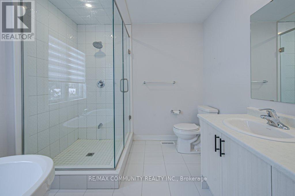 55 Tulip Crescent, Norfolk, ON - Indoor Photo Showing Bathroom