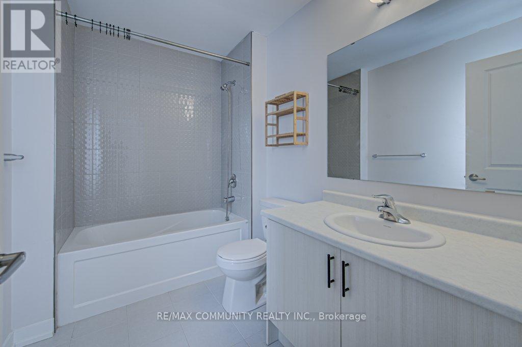 55 Tulip Crescent, Norfolk, ON - Indoor Photo Showing Bathroom