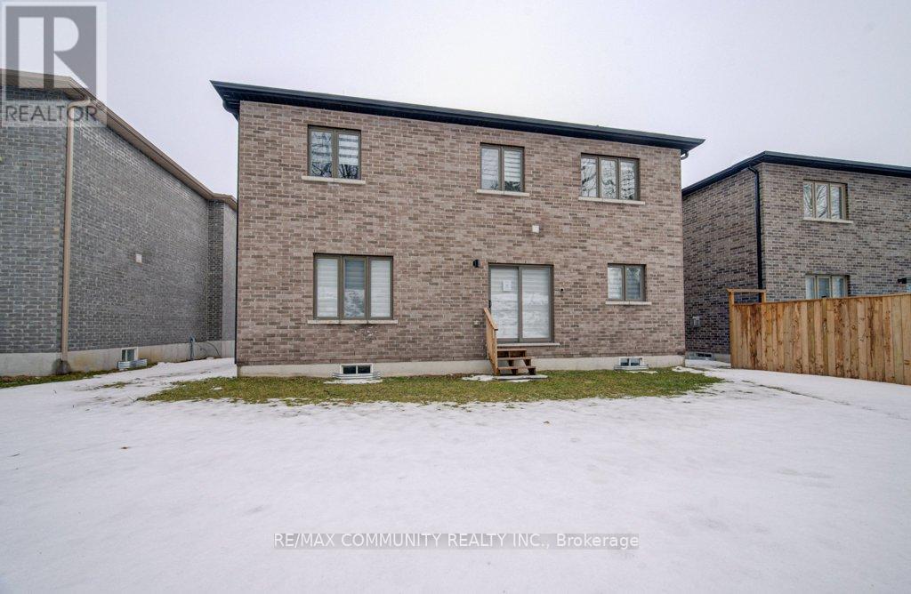 55 Tulip Crescent, Norfolk, ON - Outdoor With Exterior