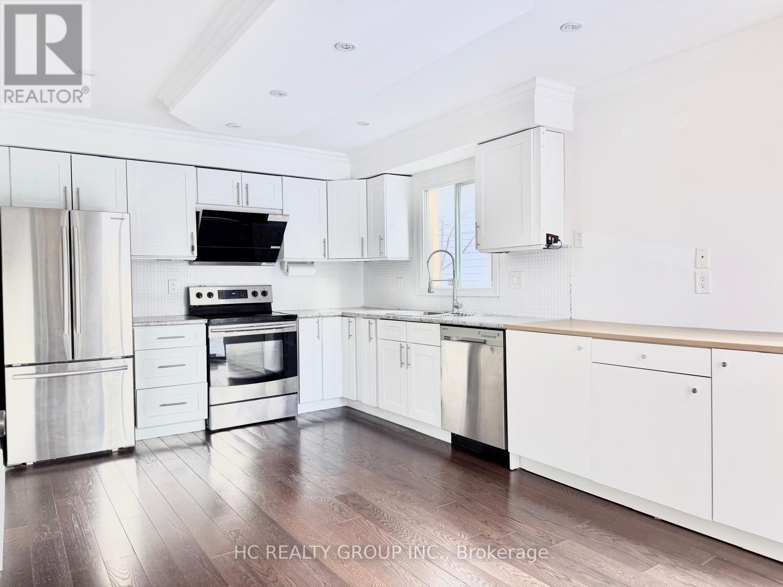1603 Mcbrady Crescent, Pickering, ON - Indoor Photo Showing Kitchen With Upgraded Kitchen