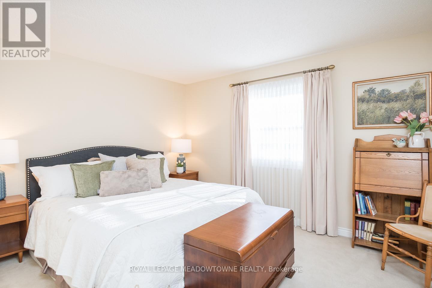 56 Acredale Drive, Hamilton, ON - Indoor Photo Showing Bedroom