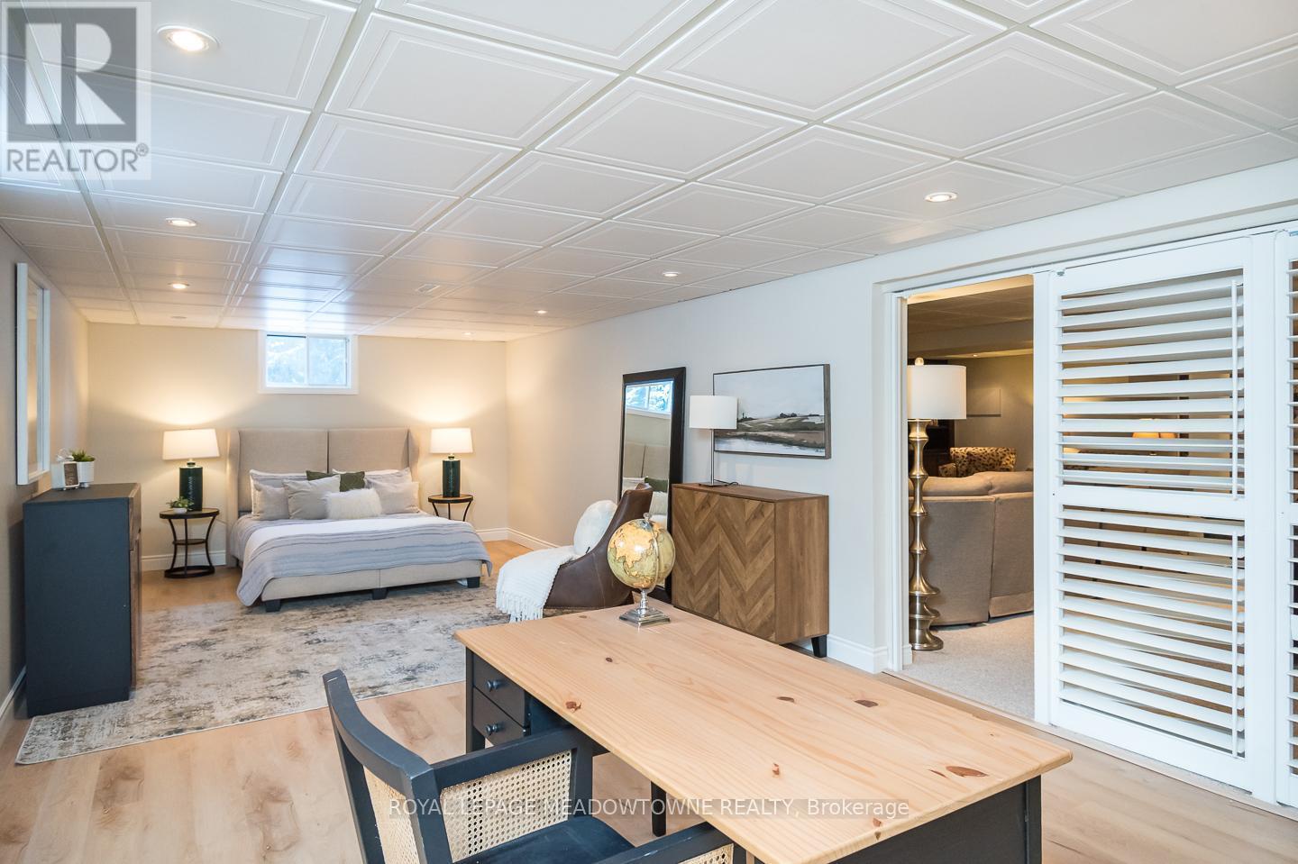 56 Acredale Drive, Hamilton, ON - Indoor Photo Showing Bedroom