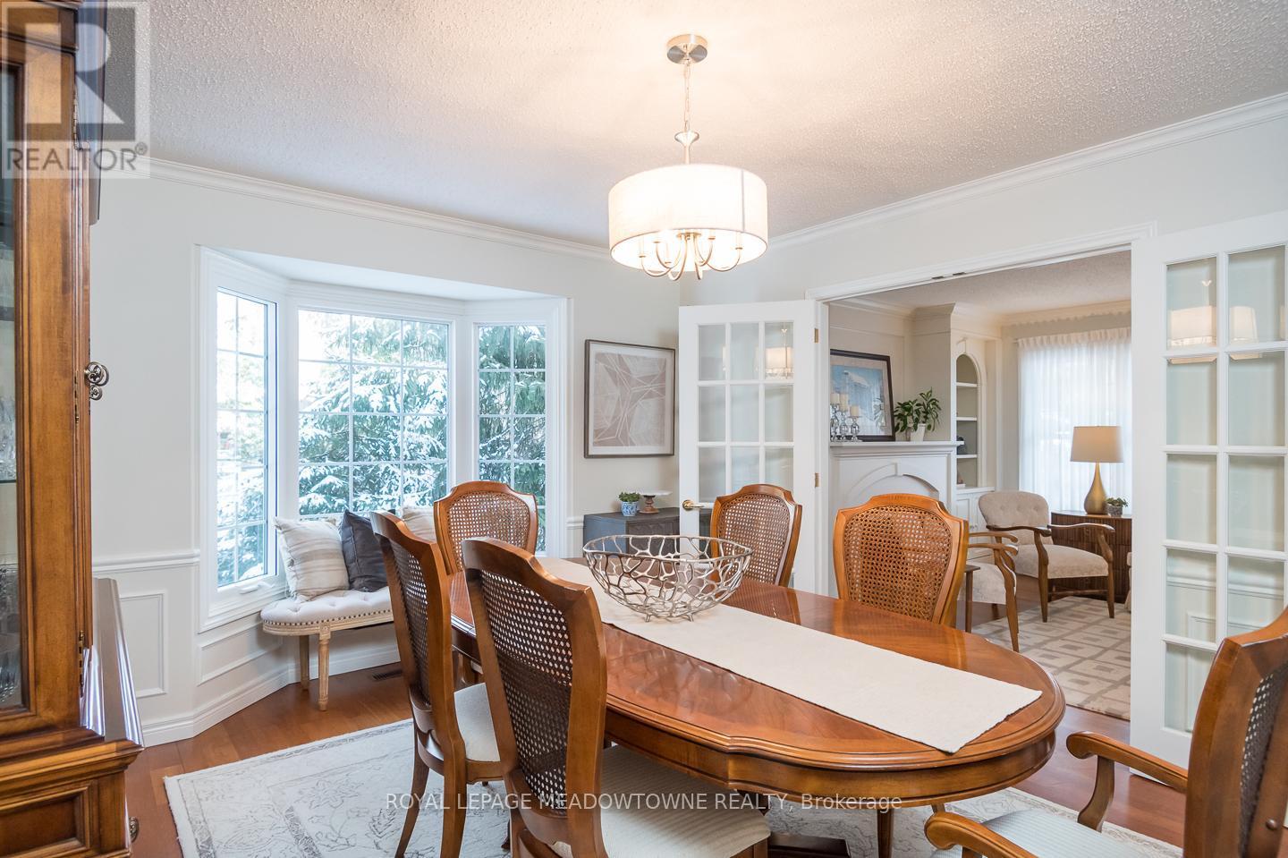 56 Acredale Drive, Hamilton, ON - Indoor Photo Showing Dining Room