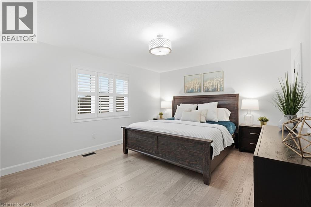 4268 Ryan Lane, Burlington, ON - Indoor Photo Showing Bedroom