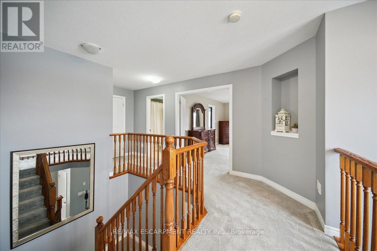 105 Oakhaven Place, Hamilton, ON - Indoor Photo Showing Other Room
