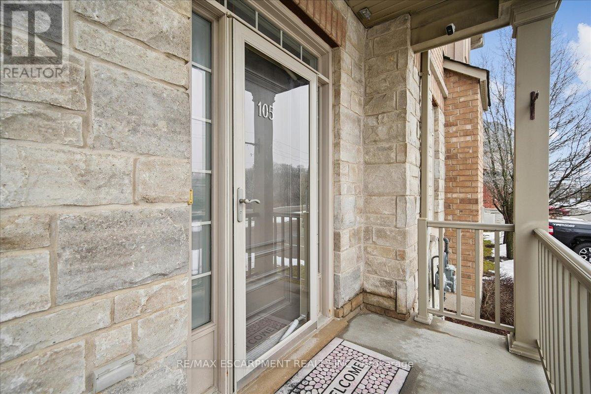 105 Oakhaven Place, Hamilton, ON - Outdoor With Exterior