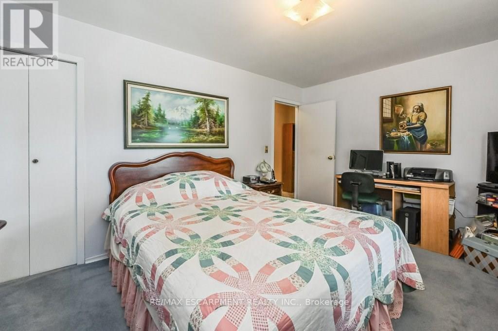 641 Limeridge Road E, Hamilton, ON - Indoor Photo Showing Bedroom