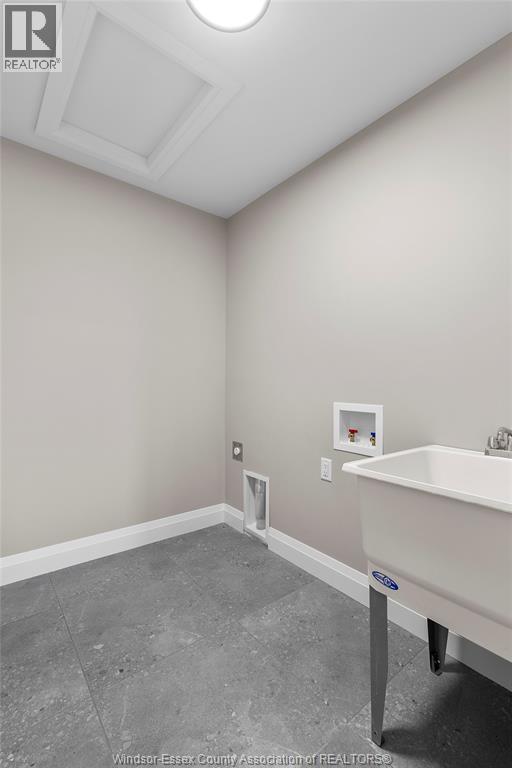 259 Joan Flood, Essex, ON - Indoor Photo Showing Other Room