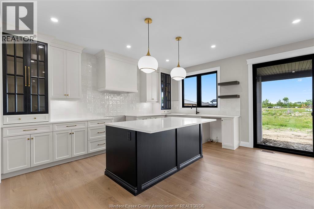 259 Joan Flood, Essex, ON - Indoor Photo Showing Kitchen With Upgraded Kitchen