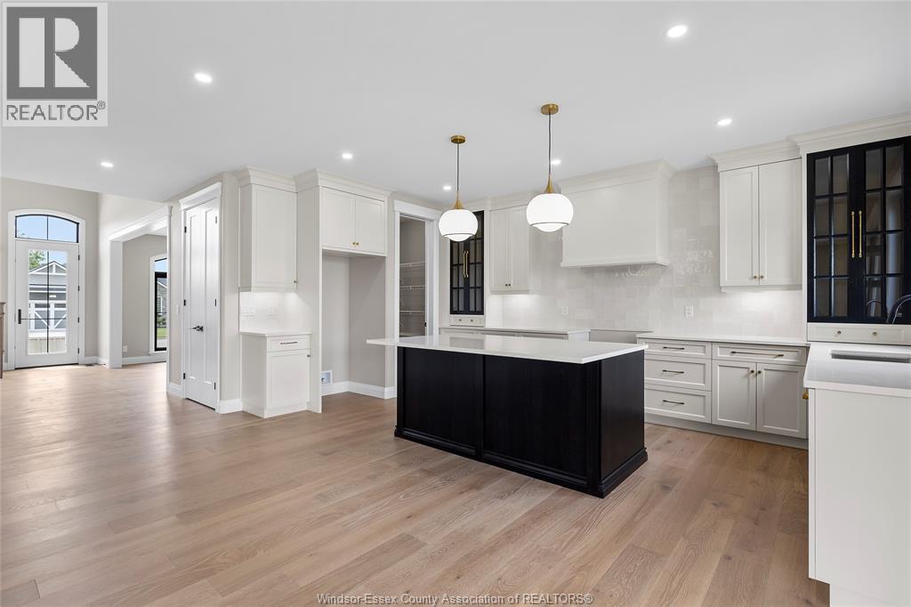 259 Joan Flood, Essex, ON - Indoor Photo Showing Kitchen With Upgraded Kitchen