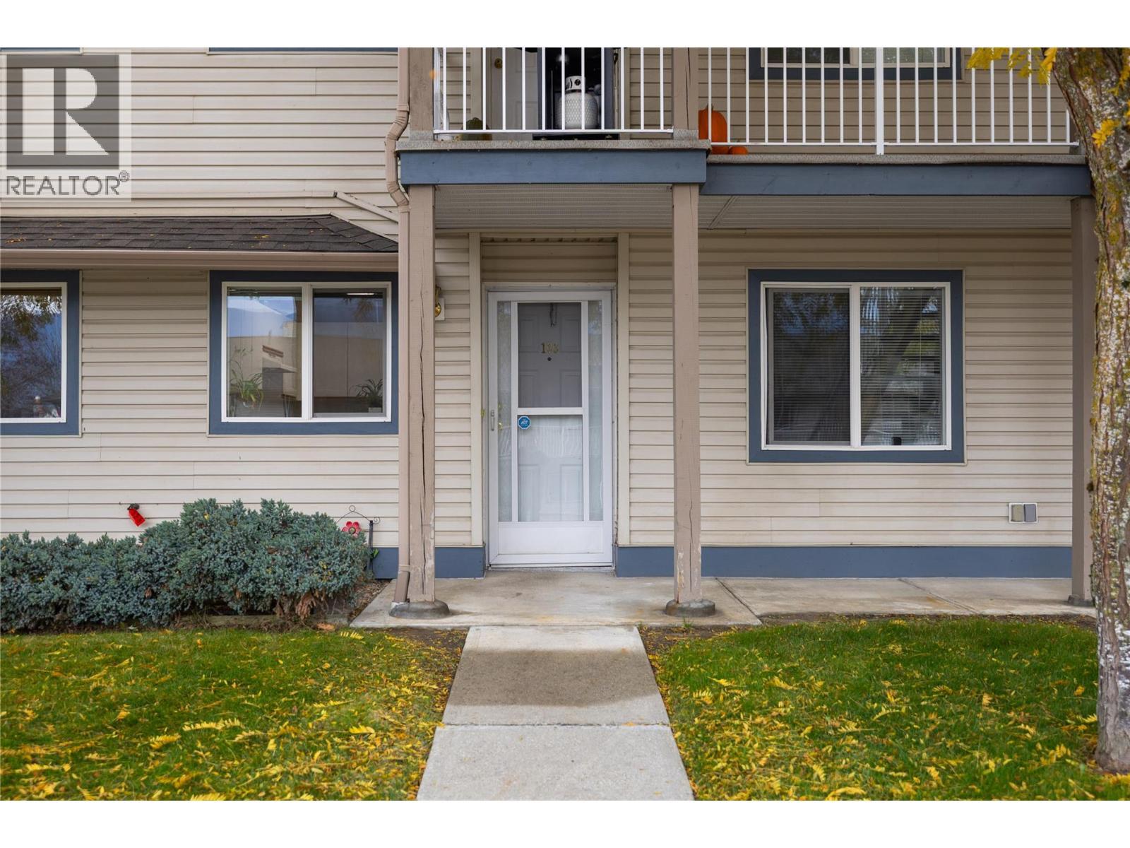 831 2Nd Street Se Unit# 103, Salmon Arm, BC - Outdoor